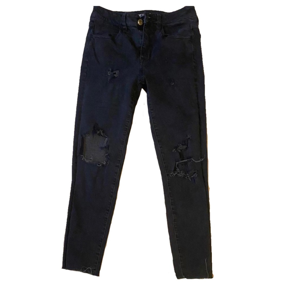 HOLLISTER PETITE RIPPED JEANS